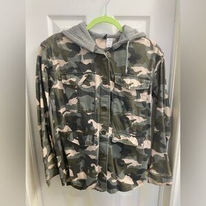 H&M DIVIDED Camouflage Jacket in Green & Tan with Gray Hood